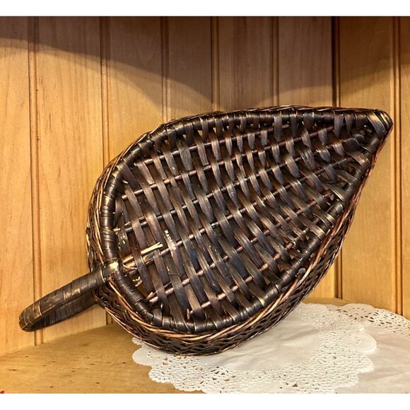 Vintage Handwoven Signed Madeira Leaf-Shaped Wicker Basket Boho Catchall Tray - Picture 3 of 7